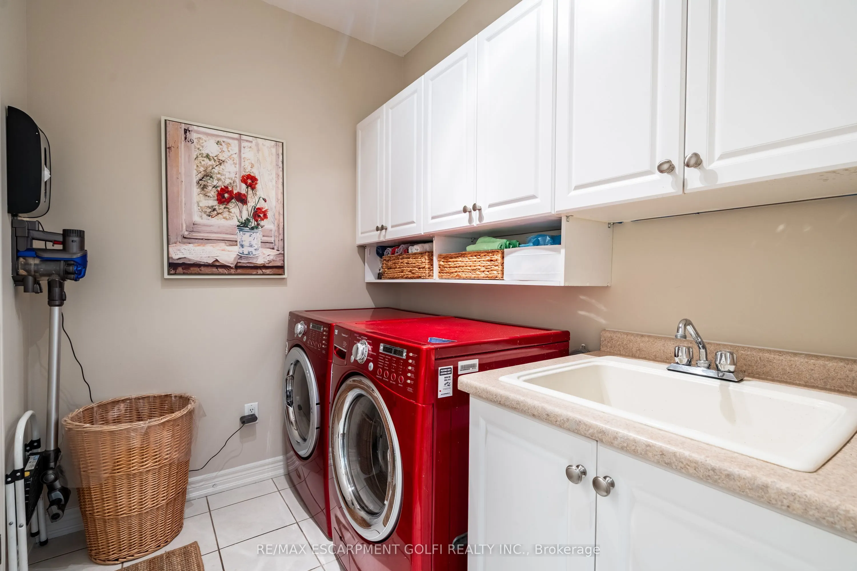 56 Videl Crescent N