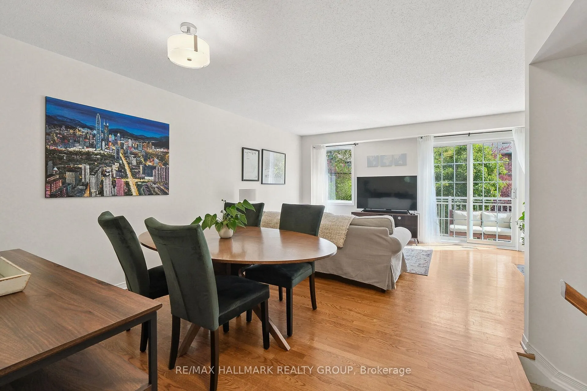 9 Radstock Private