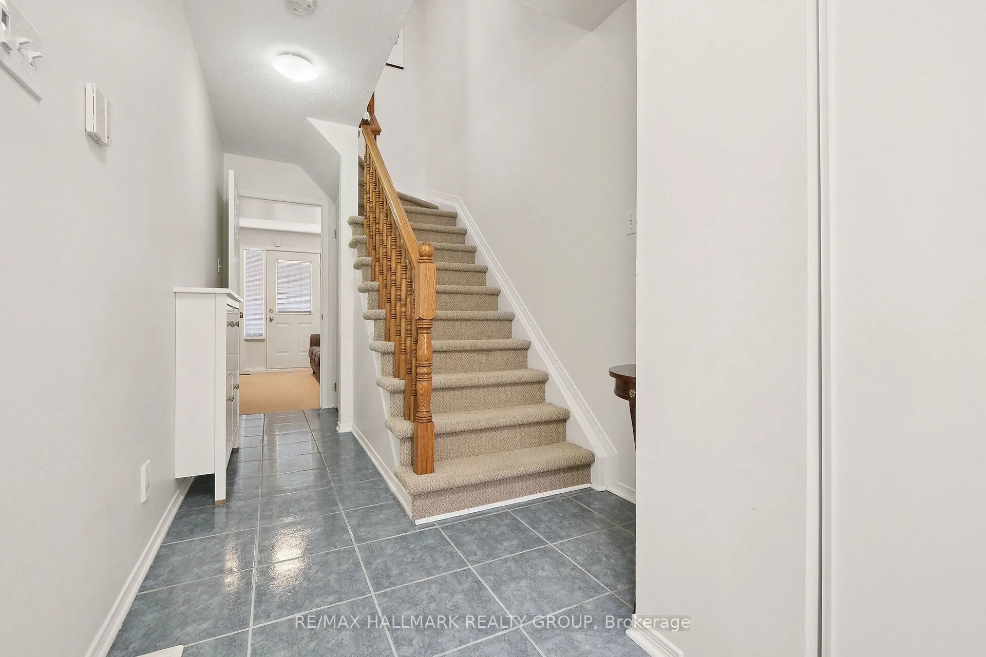 9 Radstock Private