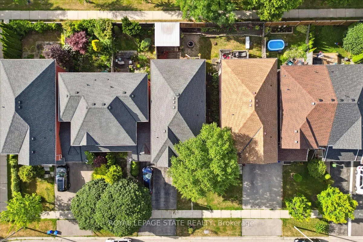70 Moore Crescent