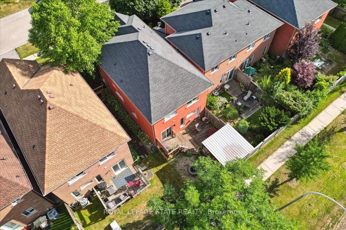 70 Moore Crescent