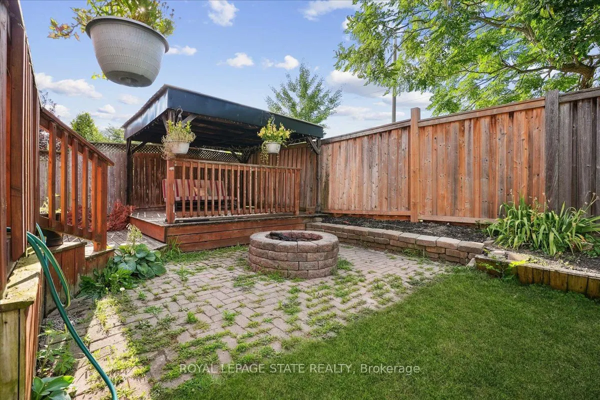 70 Moore Crescent
