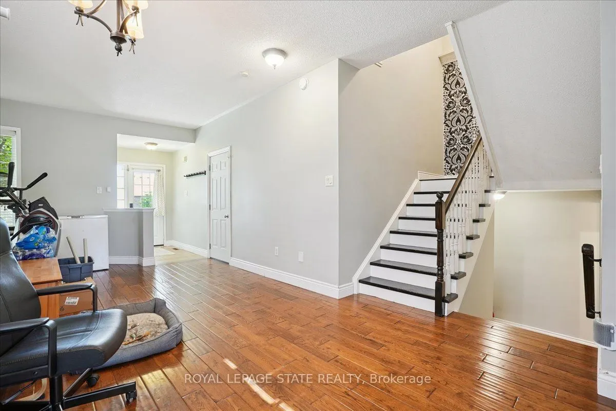 70 Moore Crescent