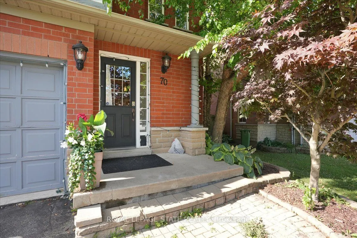 70 Moore Crescent
