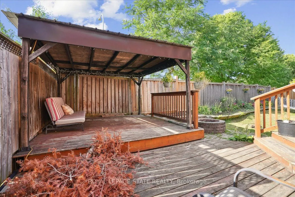 70 Moore Crescent