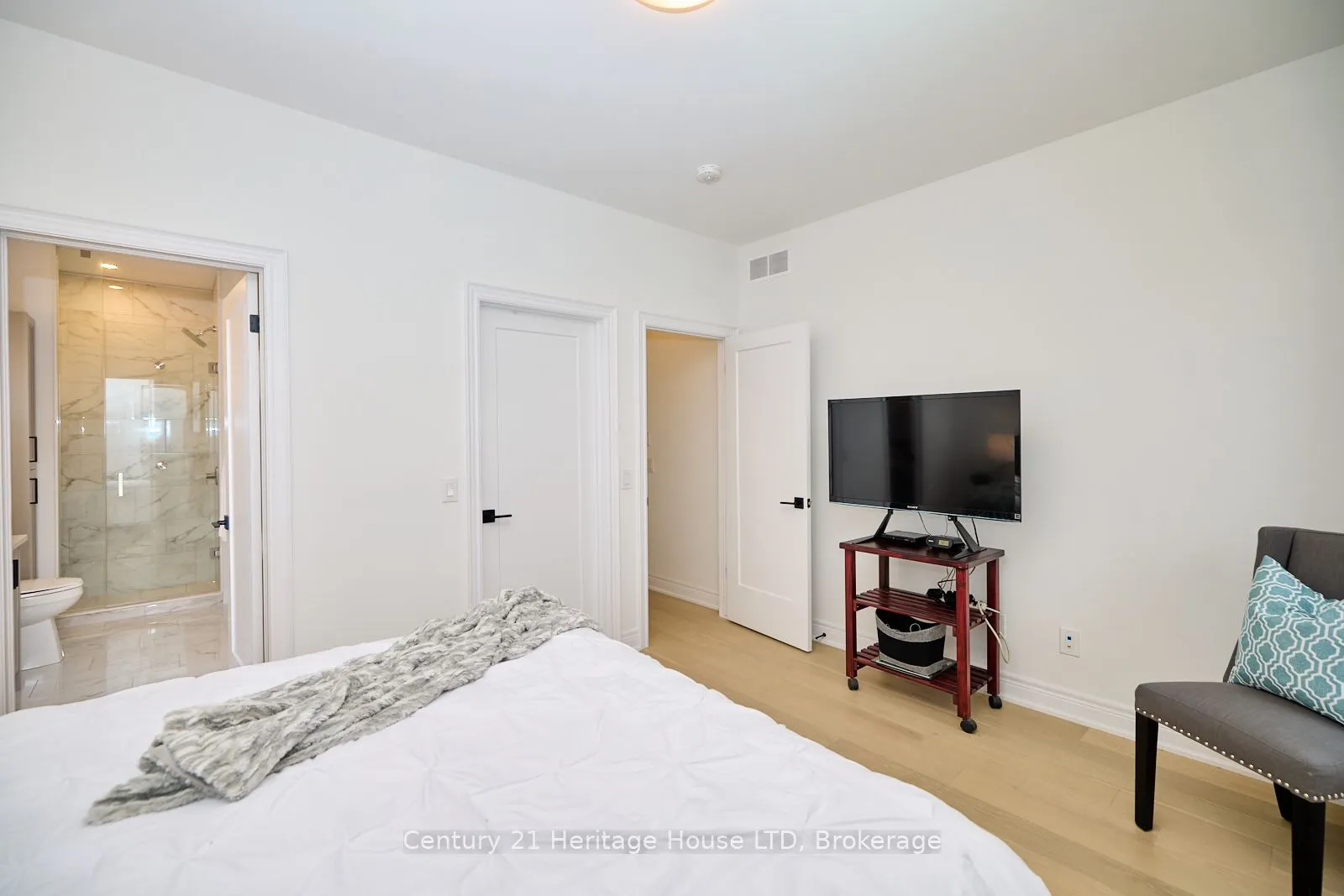 4242 VILLAGE CREEK Drive