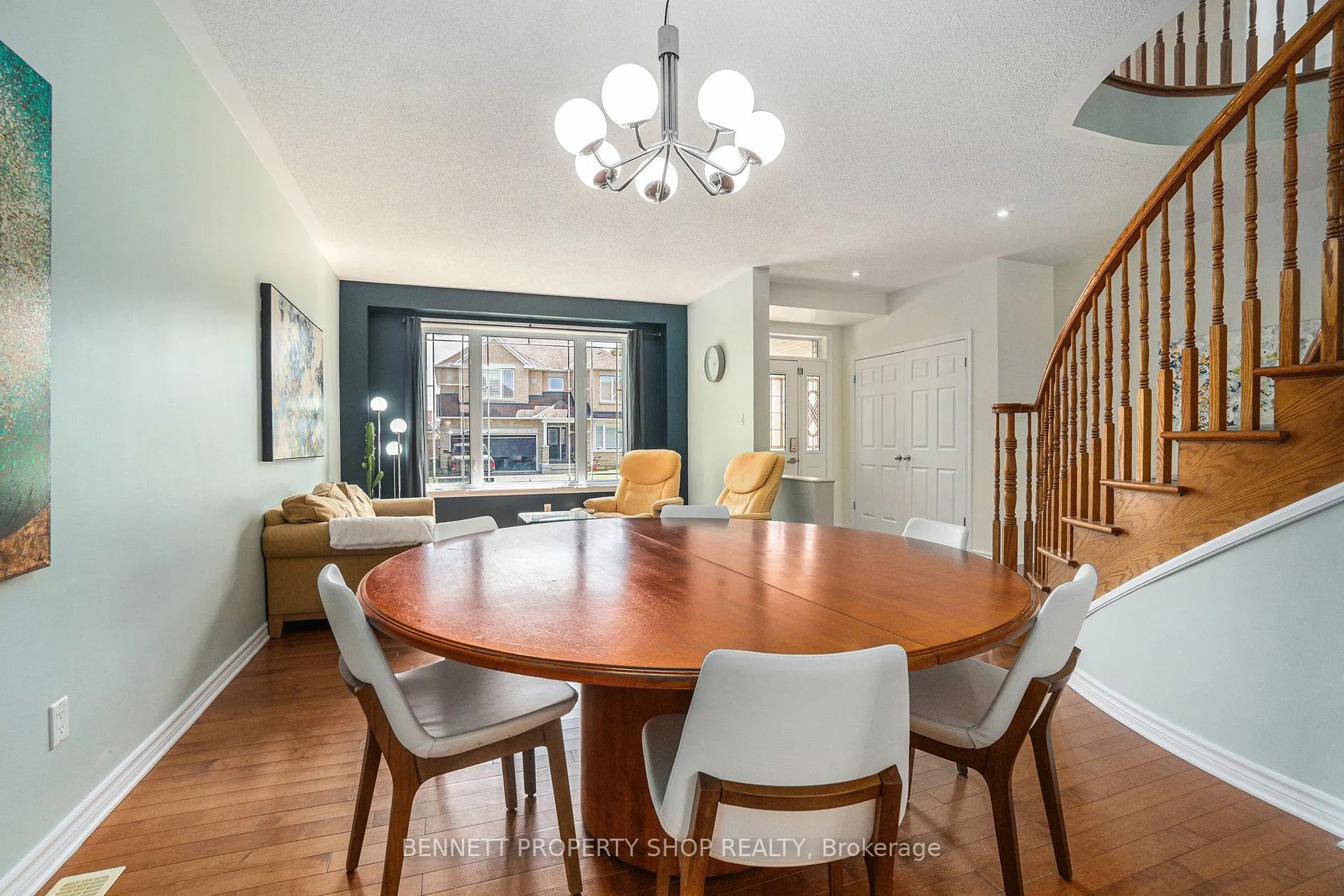 324 Fairlakes Way