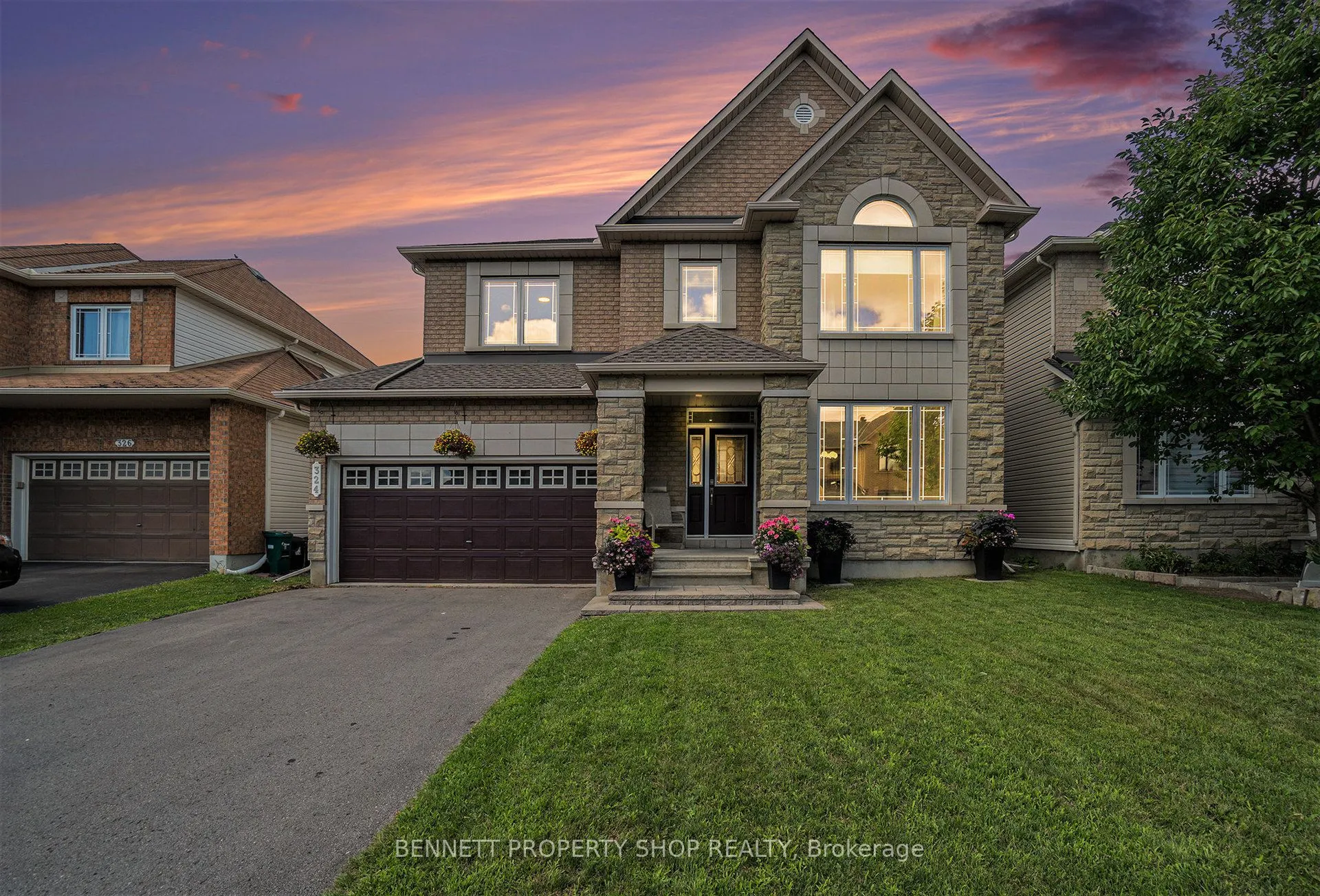 324 Fairlakes Way