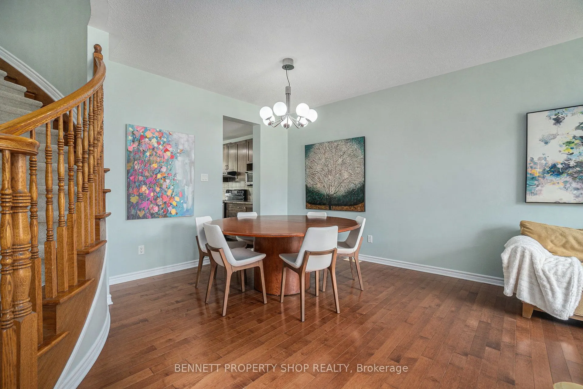 324 Fairlakes Way