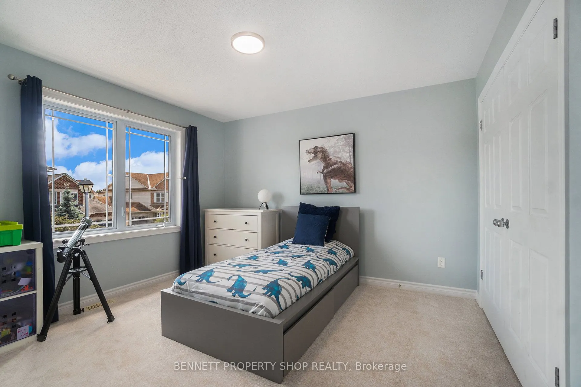 324 Fairlakes Way