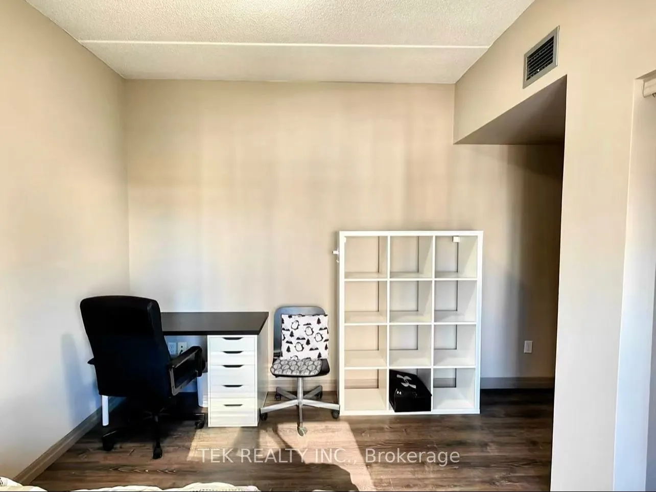 8 Hickory Street W, #802