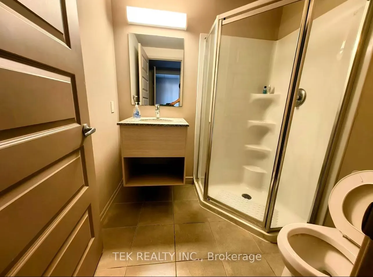 8 Hickory Street W, #802