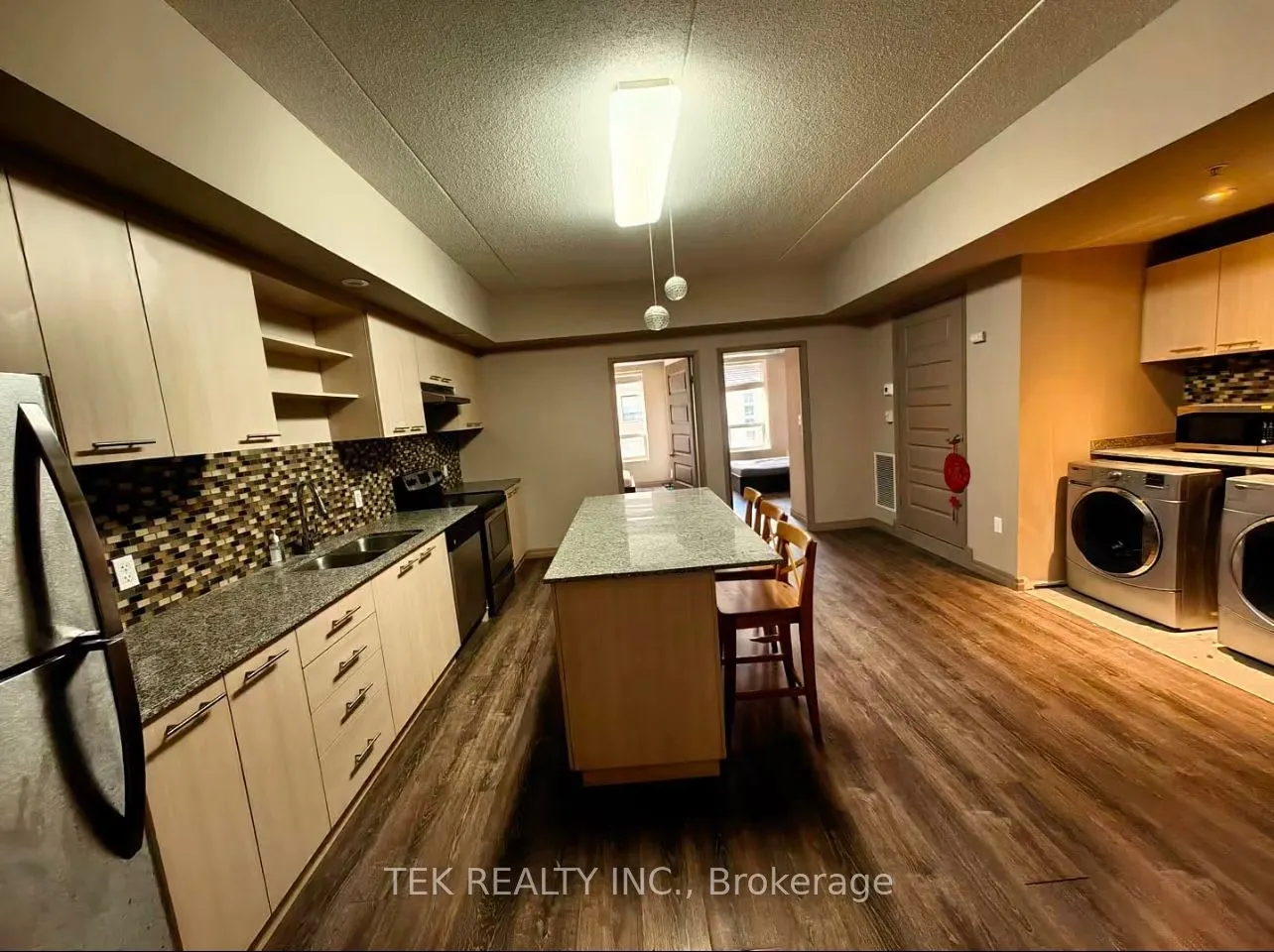 8 Hickory Street W, #802
