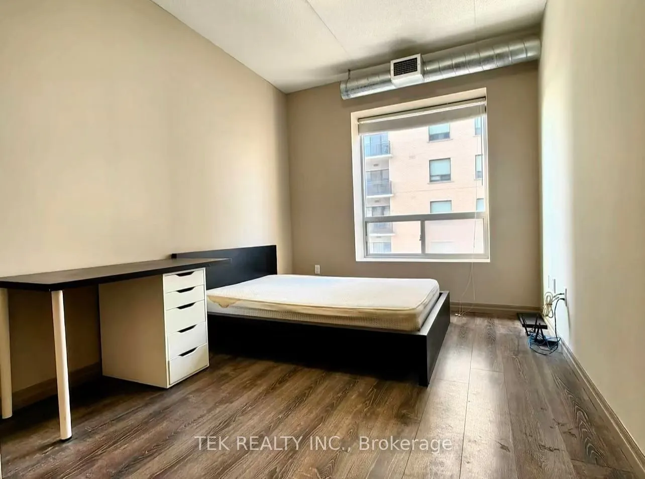 8 Hickory Street W, #802