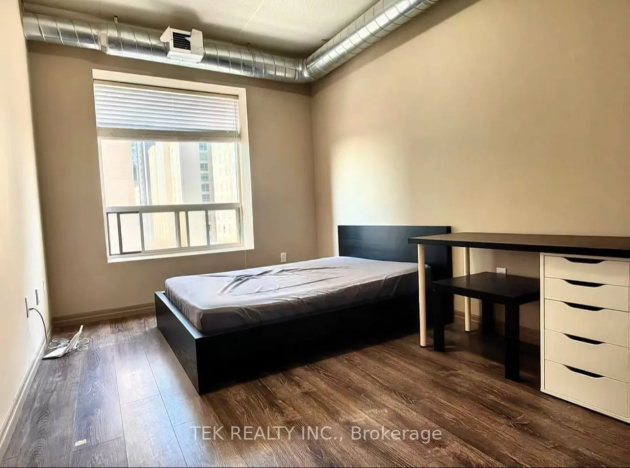 8 Hickory Street W, #802