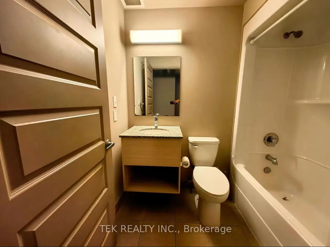 8 Hickory Street W, #802