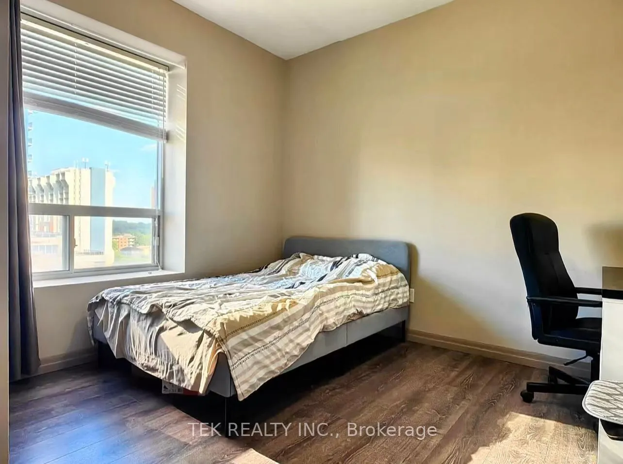 8 Hickory Street W, #802