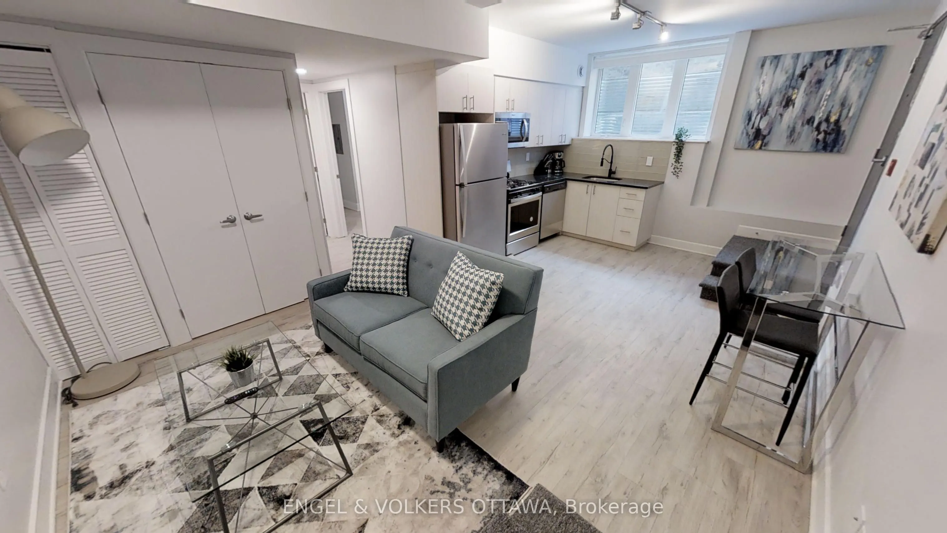 12 Jolliet Avenue, #1