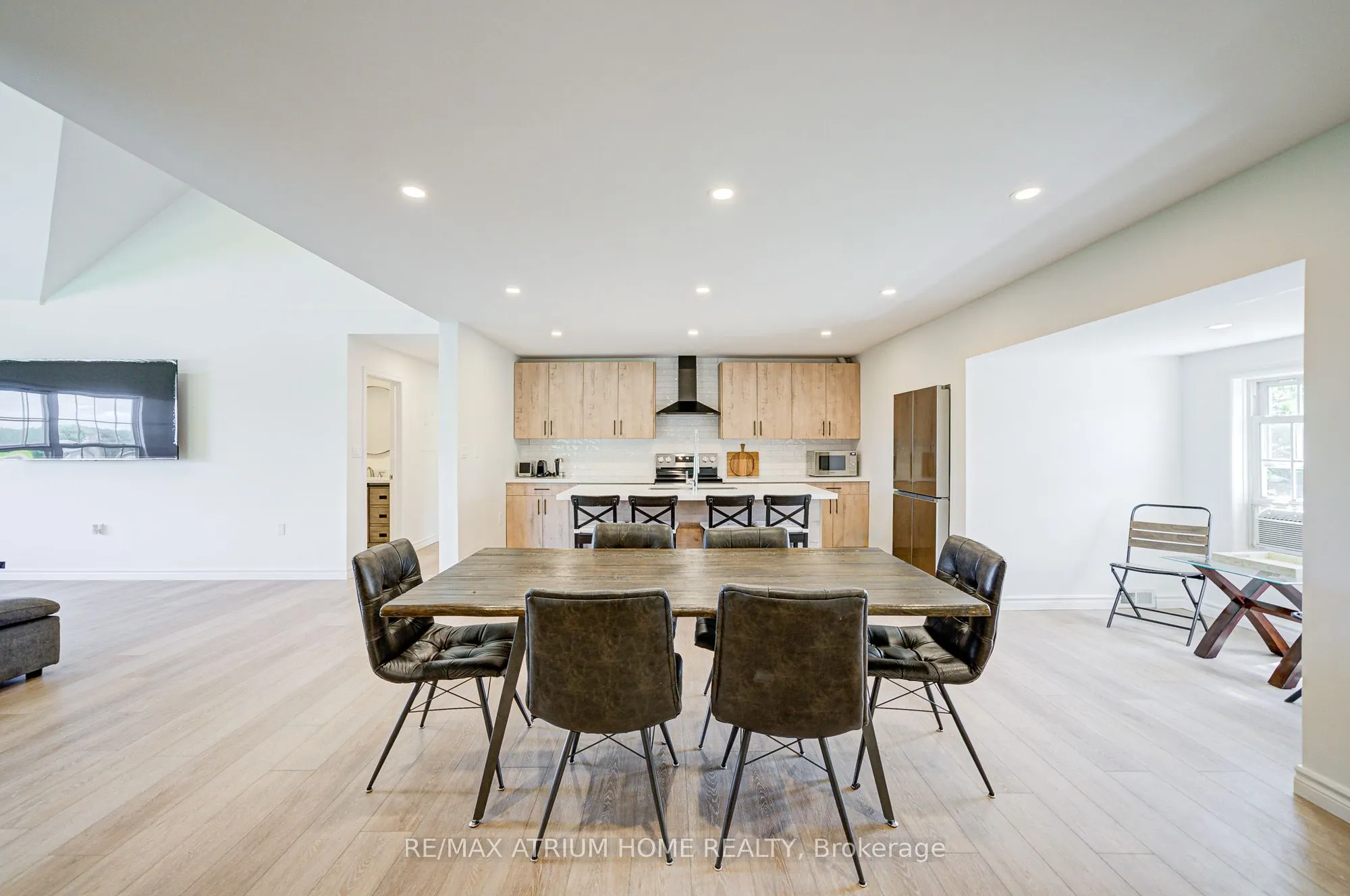 339 SOUTH BAY Road