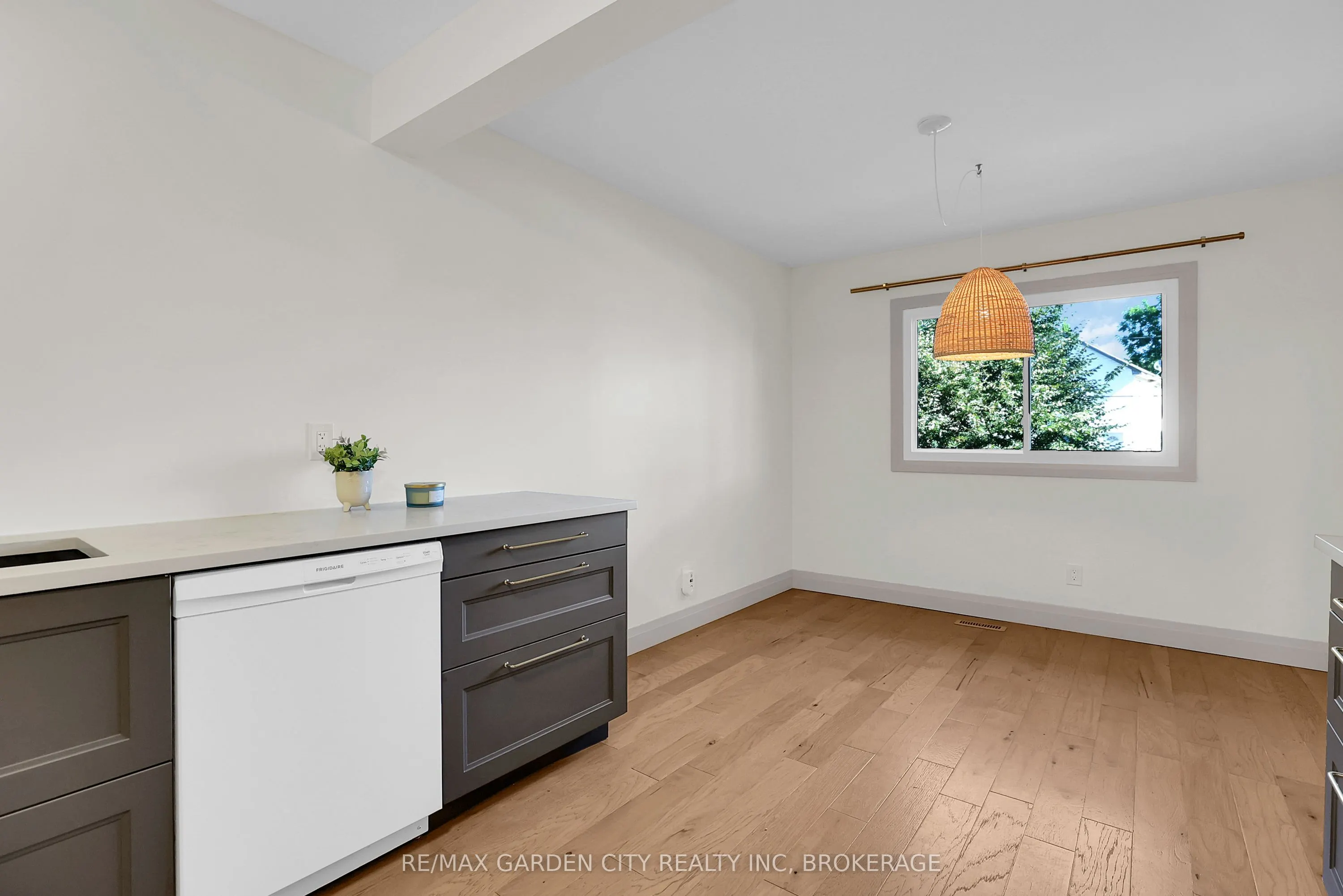 185 Denistoun Street, #85
