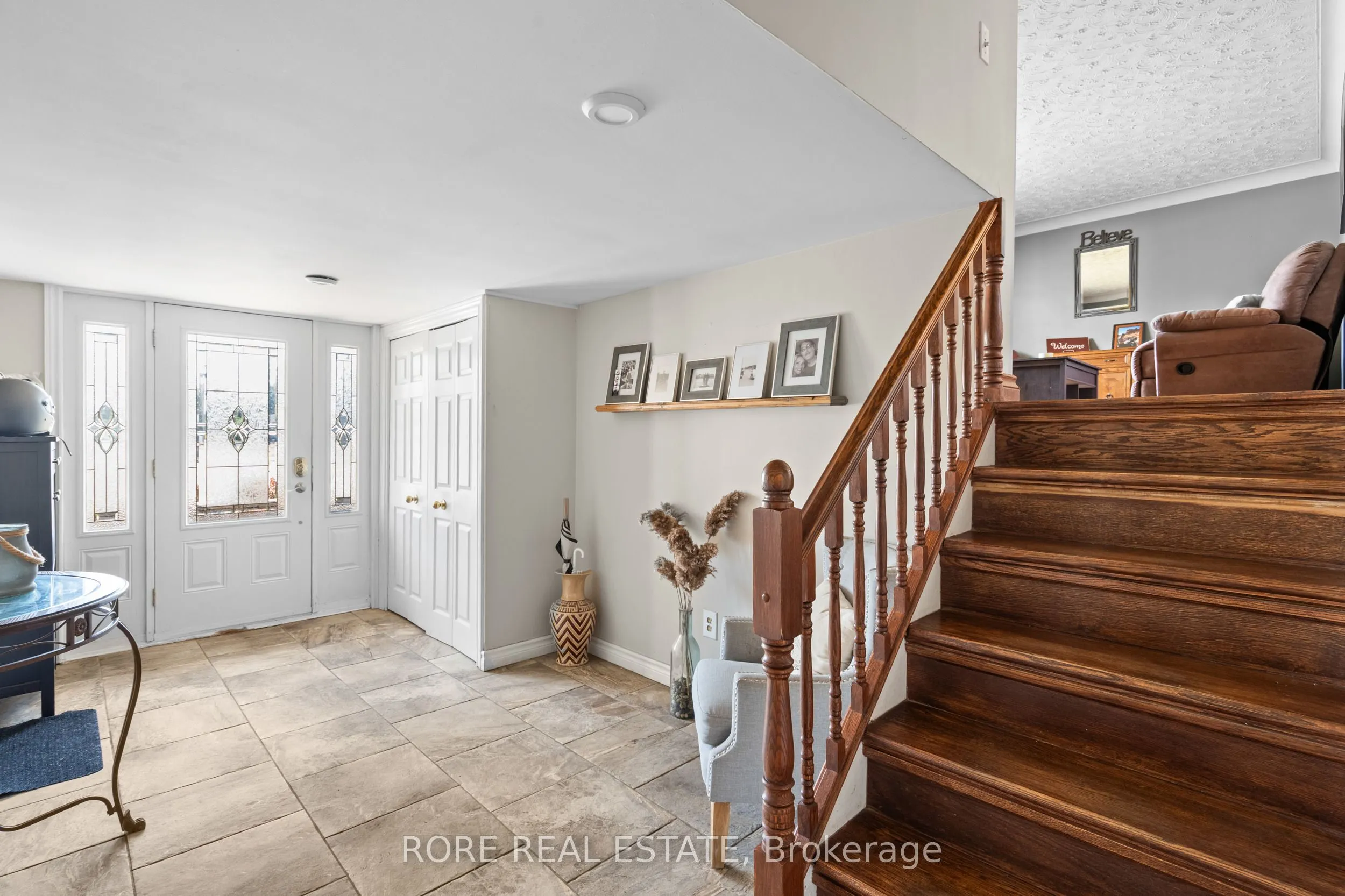 497 Clarence Street W