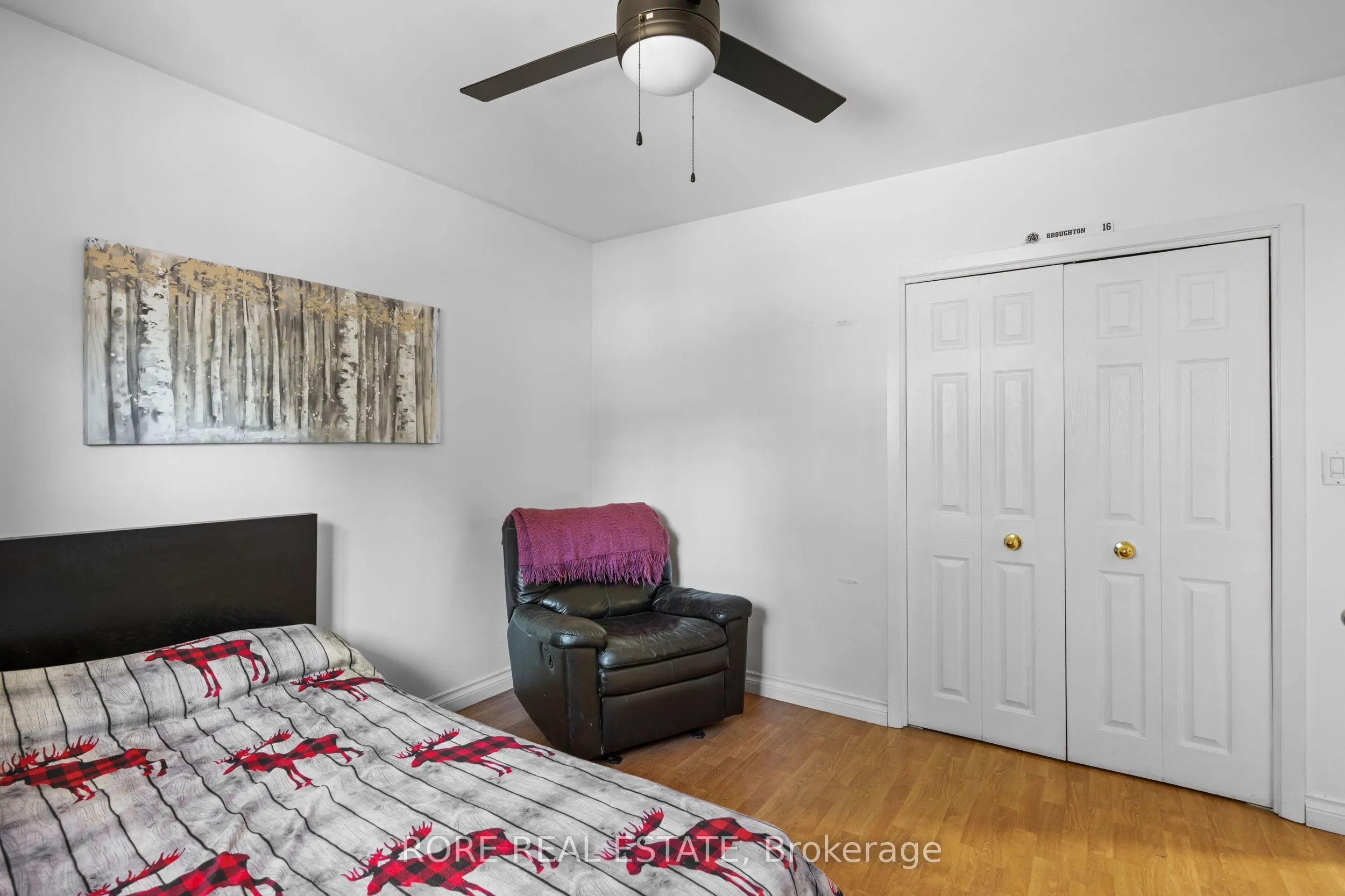 497 Clarence Street W
