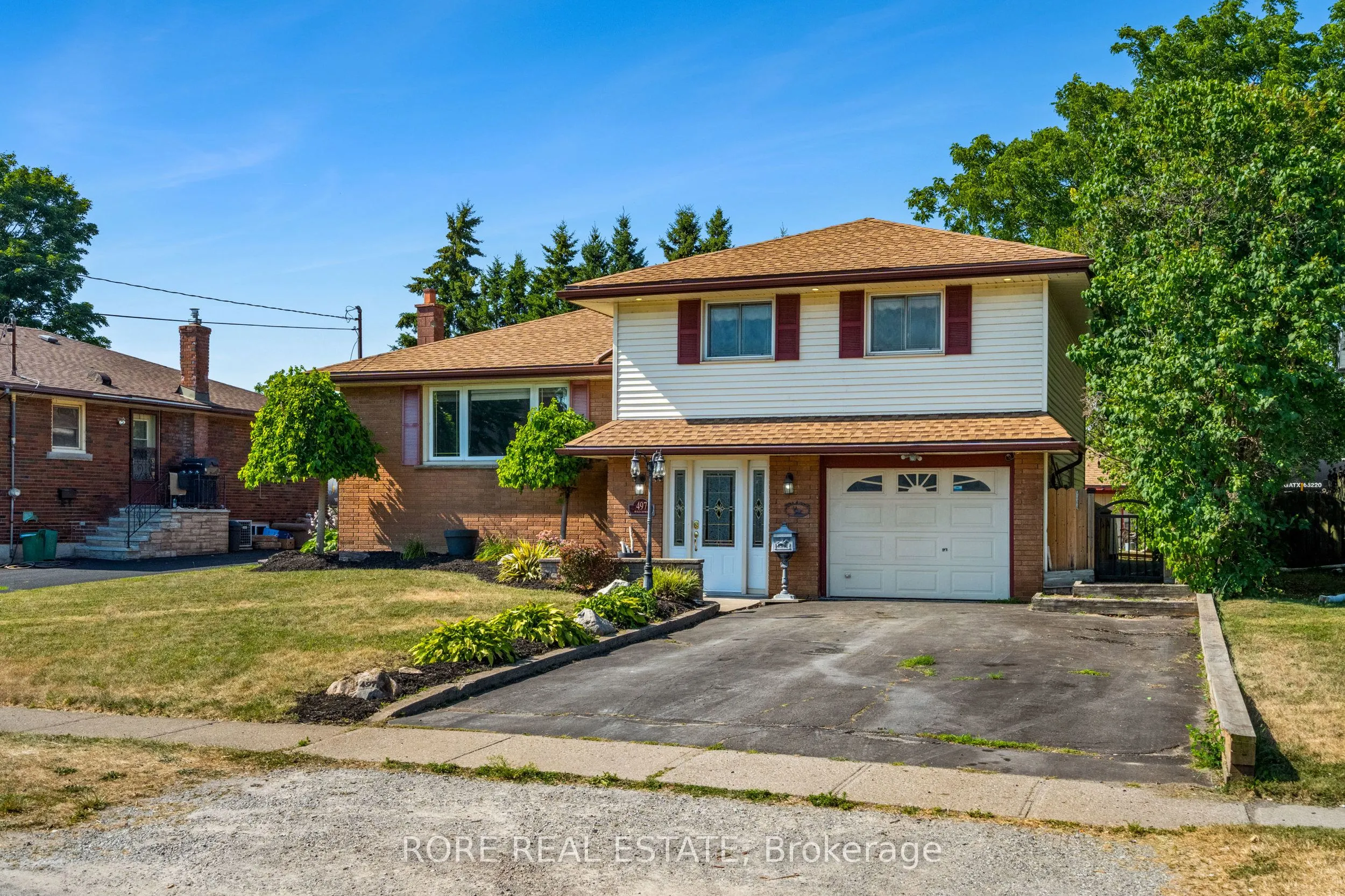 497 Clarence Street W