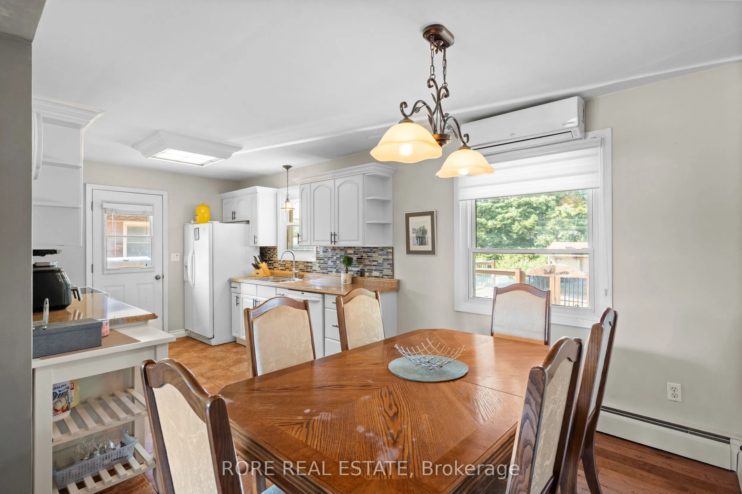 497 Clarence Street W
