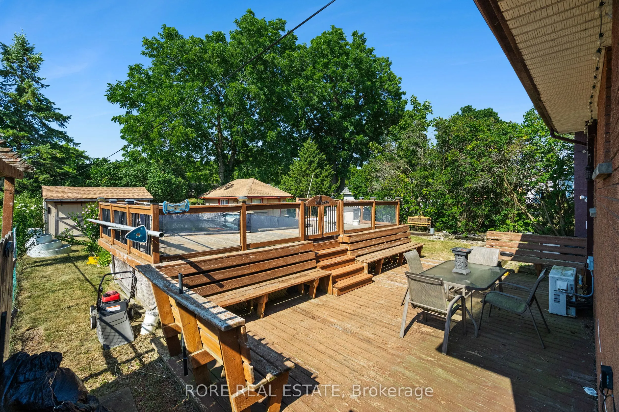497 Clarence Street W