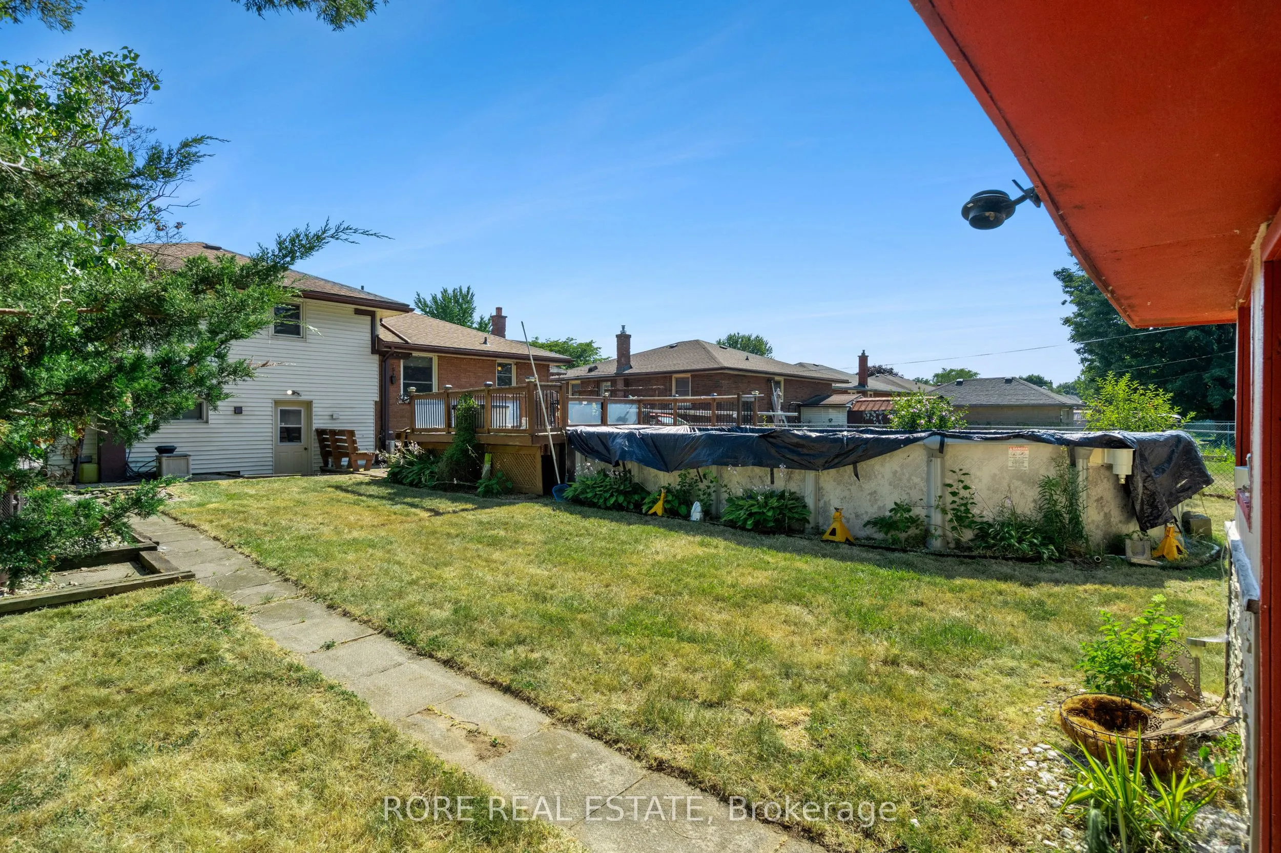 497 Clarence Street W