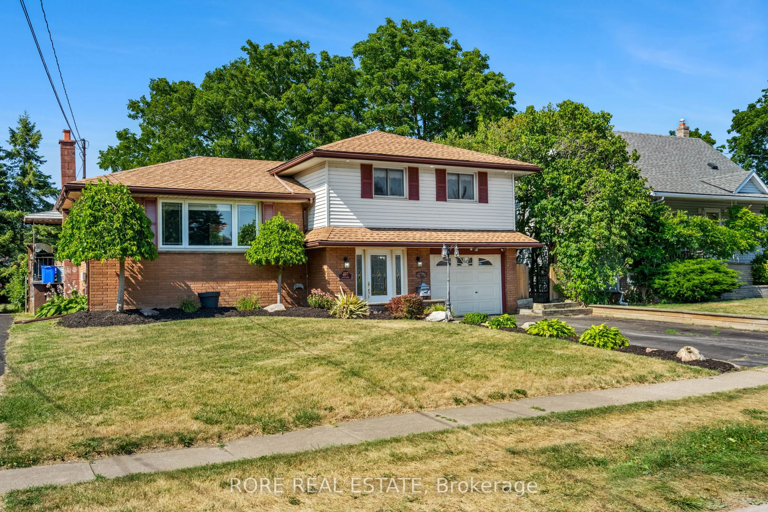 497 Clarence Street W