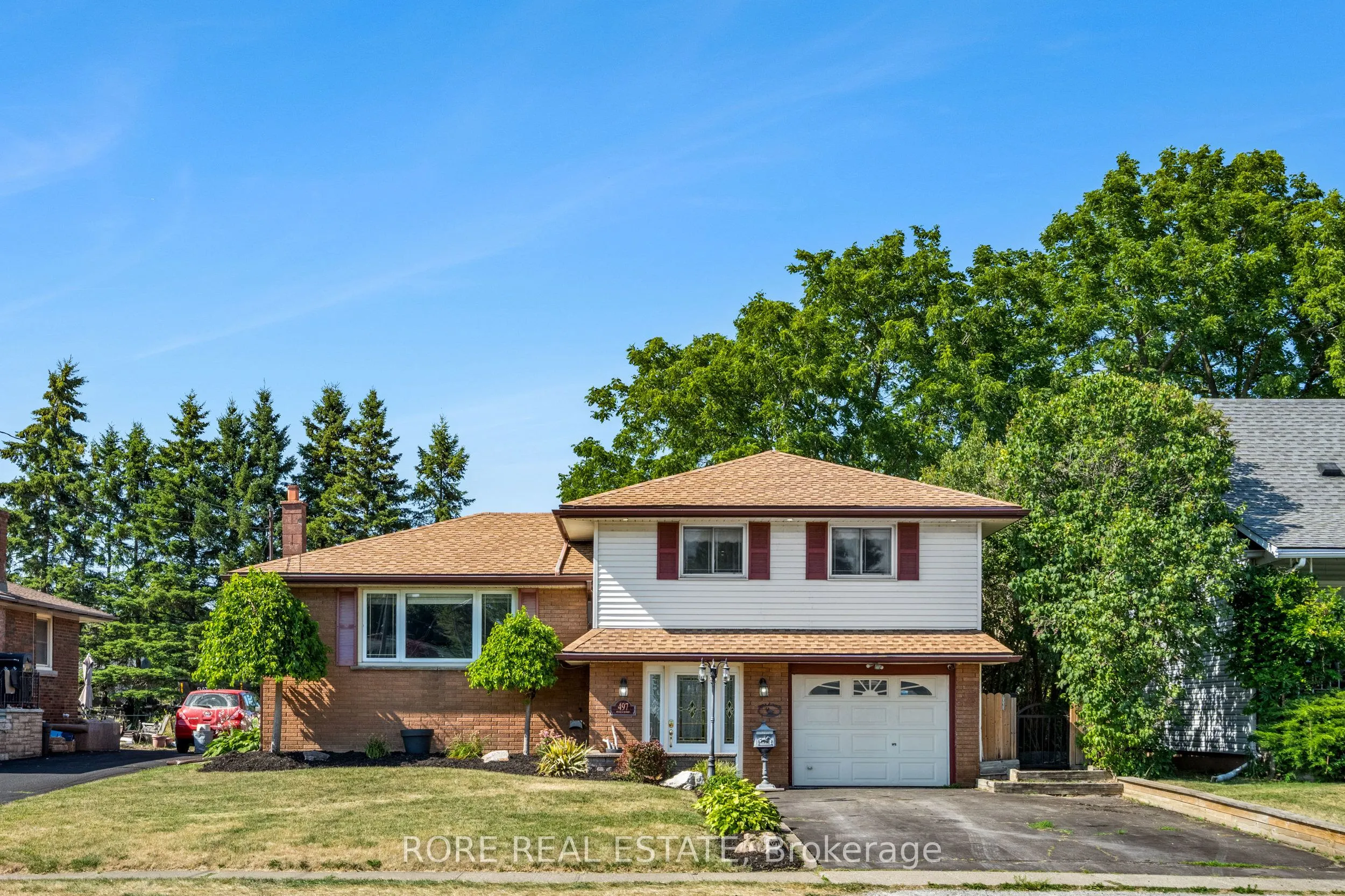 497 Clarence Street W