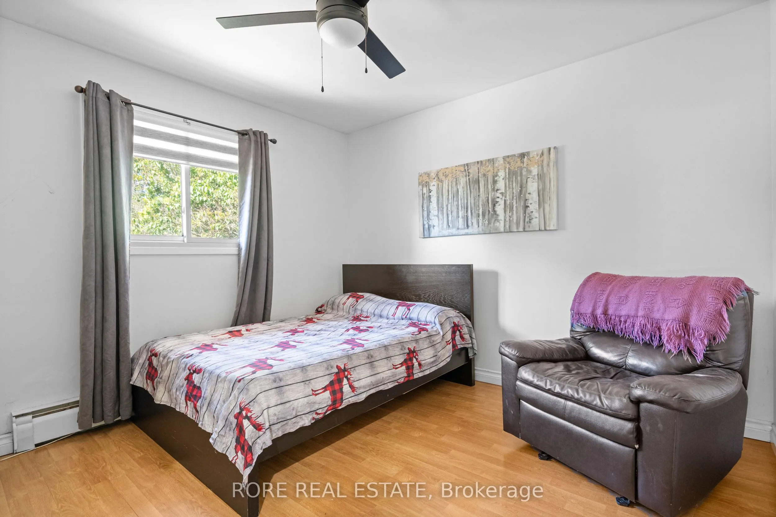 497 Clarence Street W