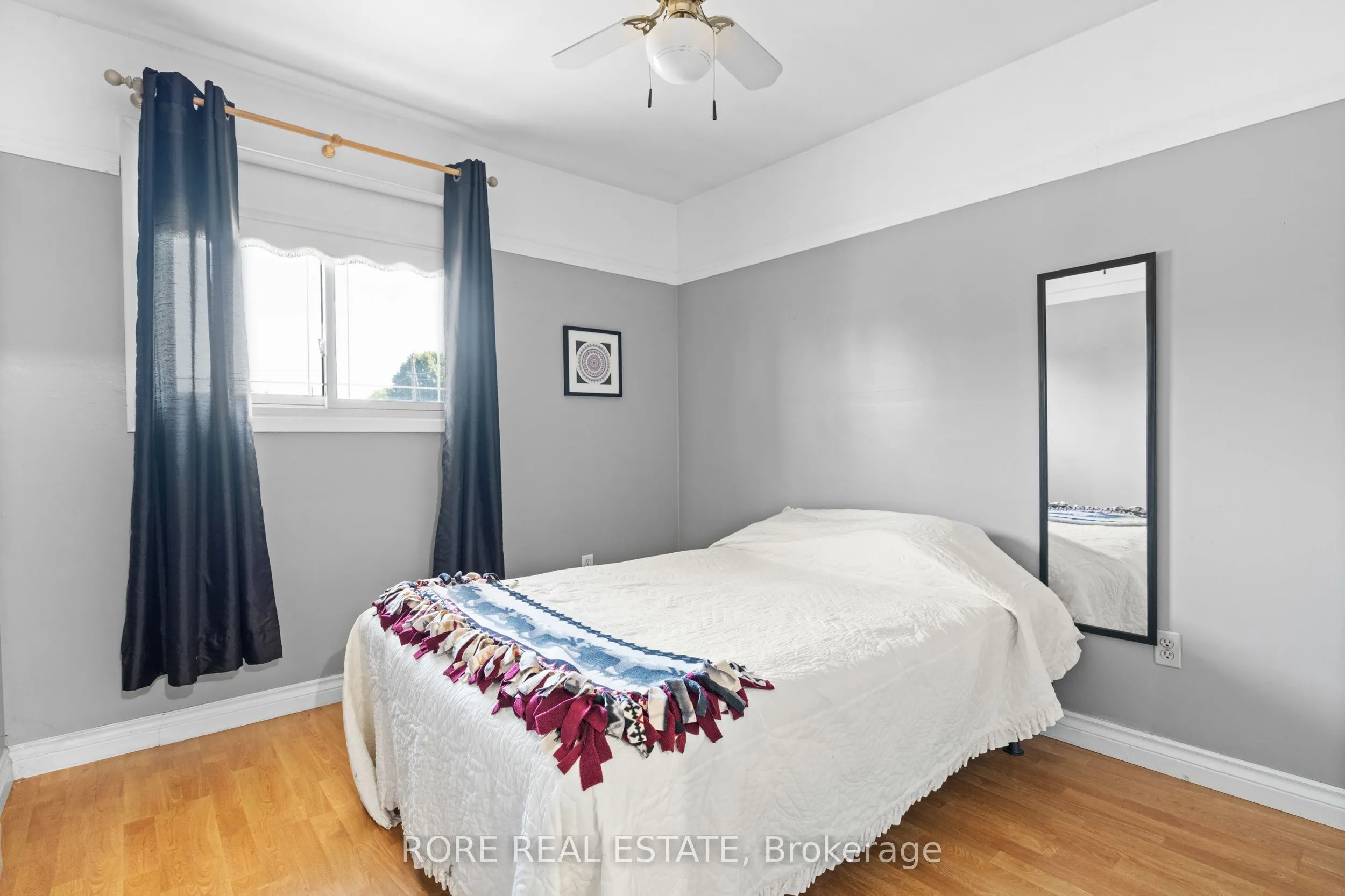 497 Clarence Street W