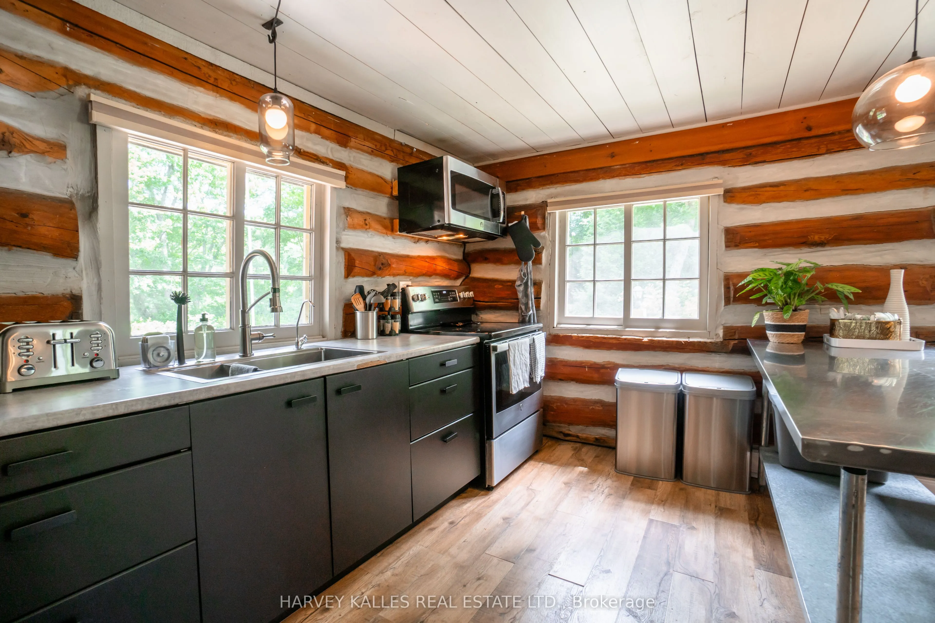1053 Sherwood Forest Road