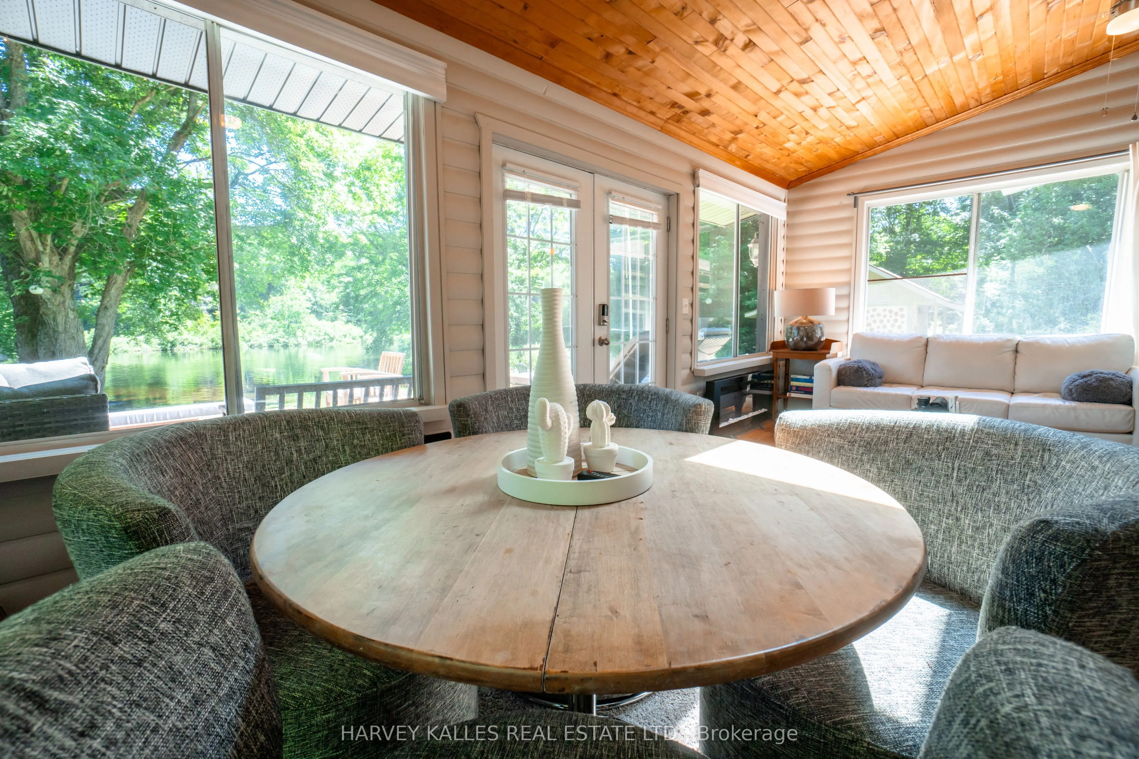 1053 Sherwood Forest Road
