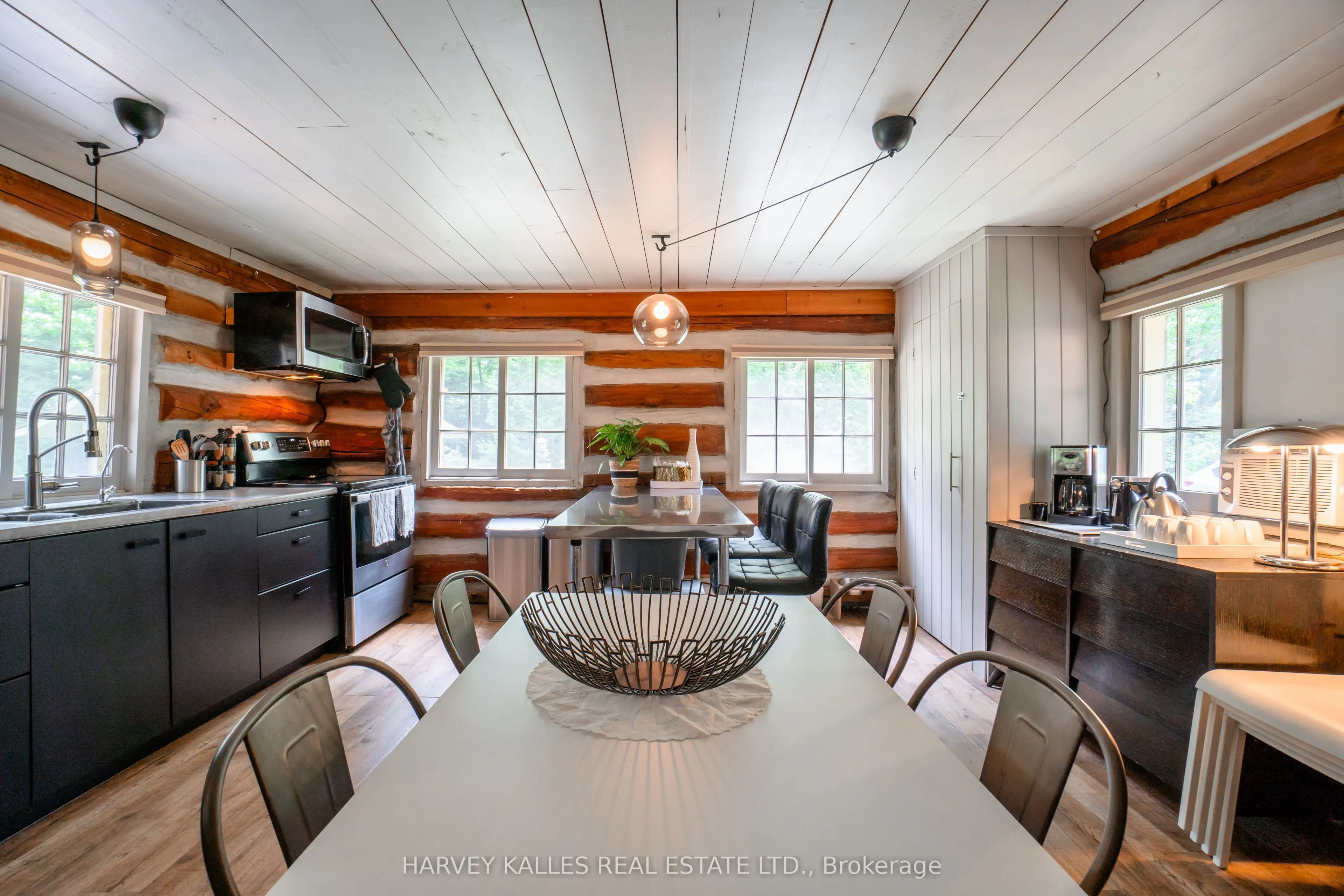 1053 Sherwood Forest Road