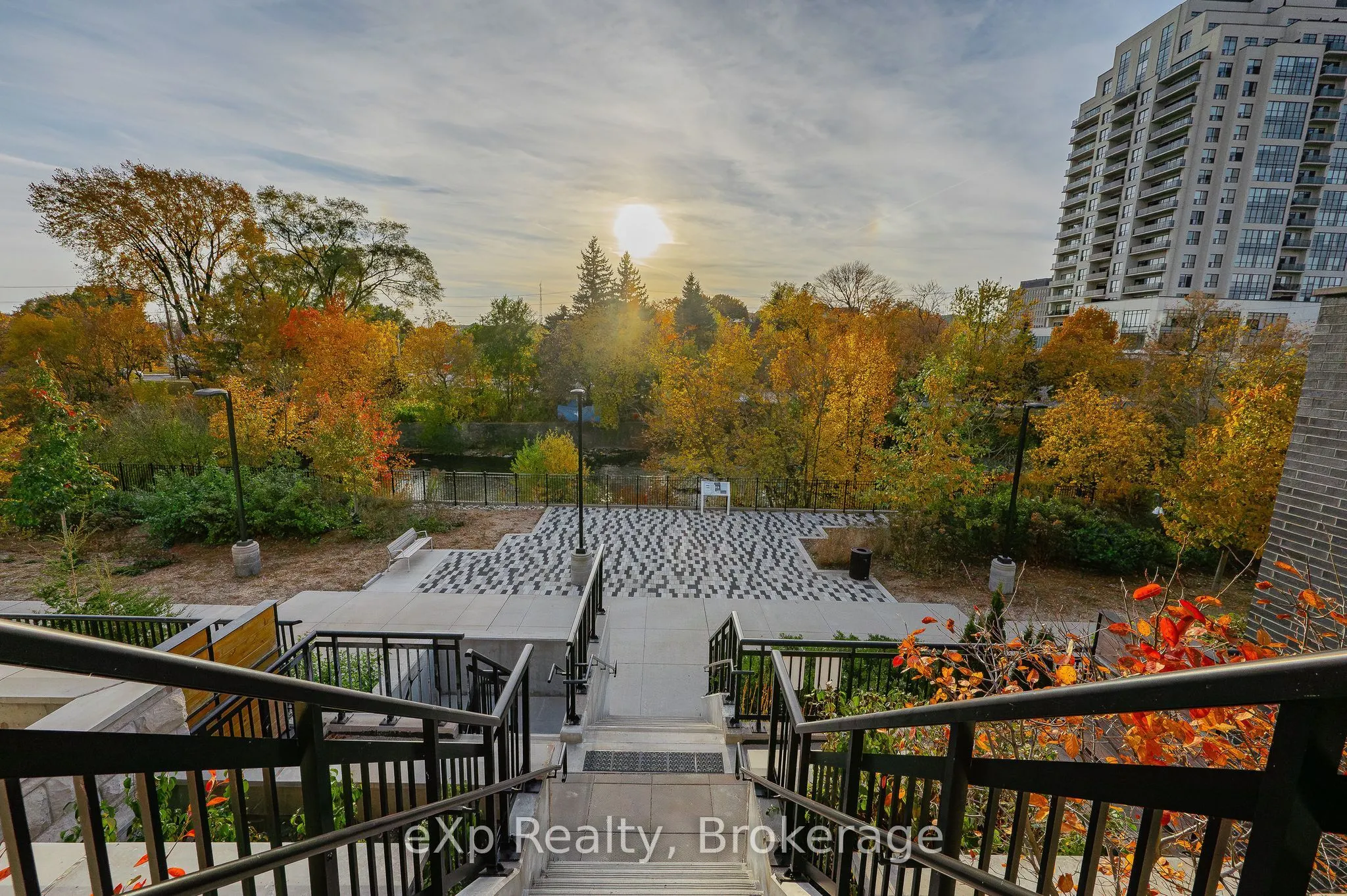 63 Arthur Street S, #804