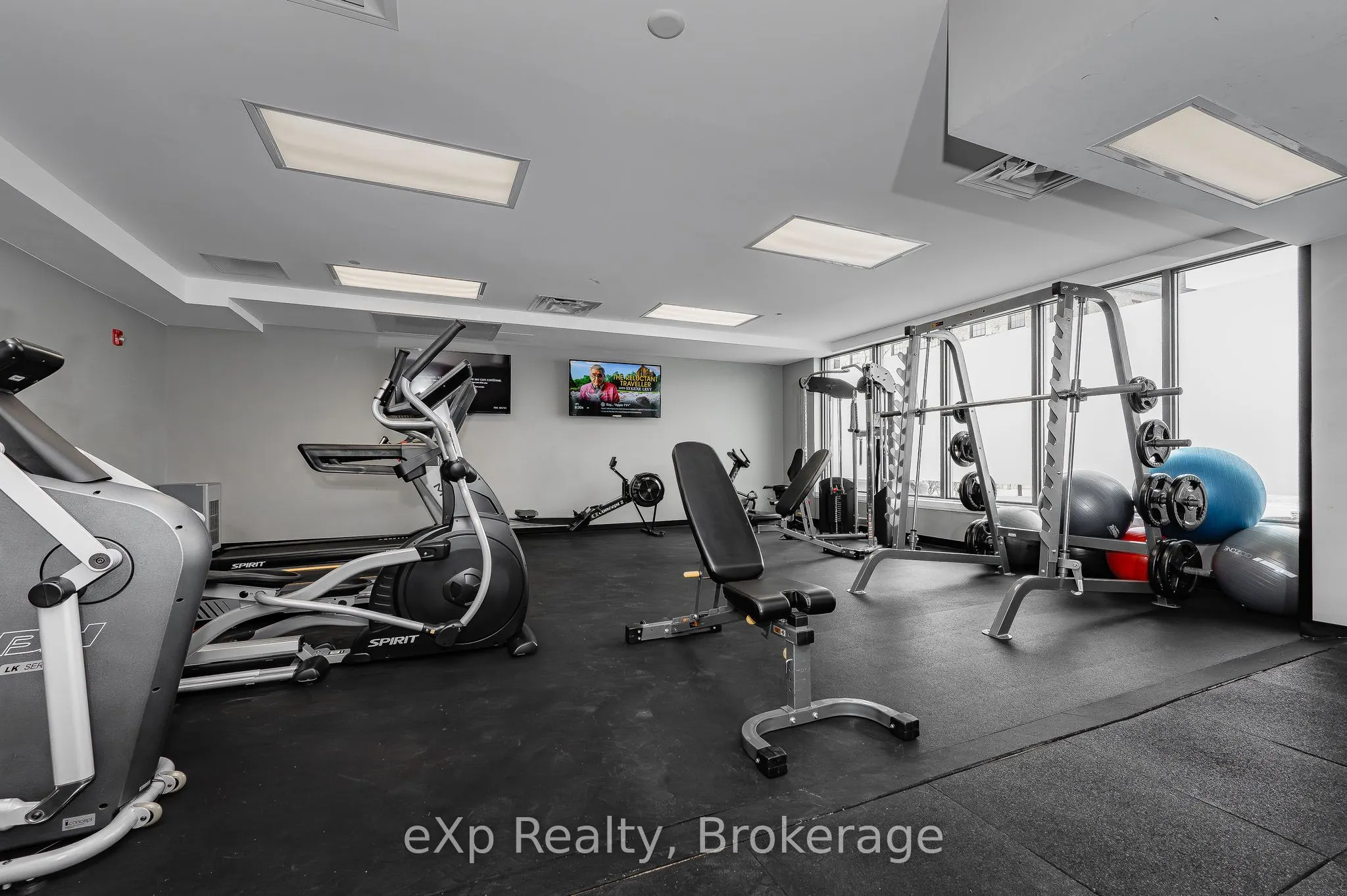 63 Arthur Street S, #804