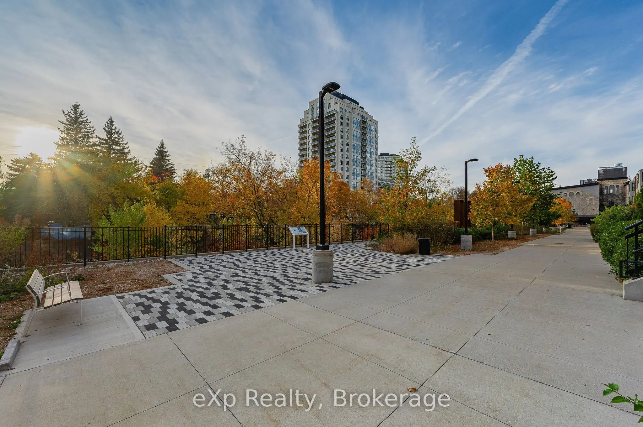 63 Arthur Street S, #804