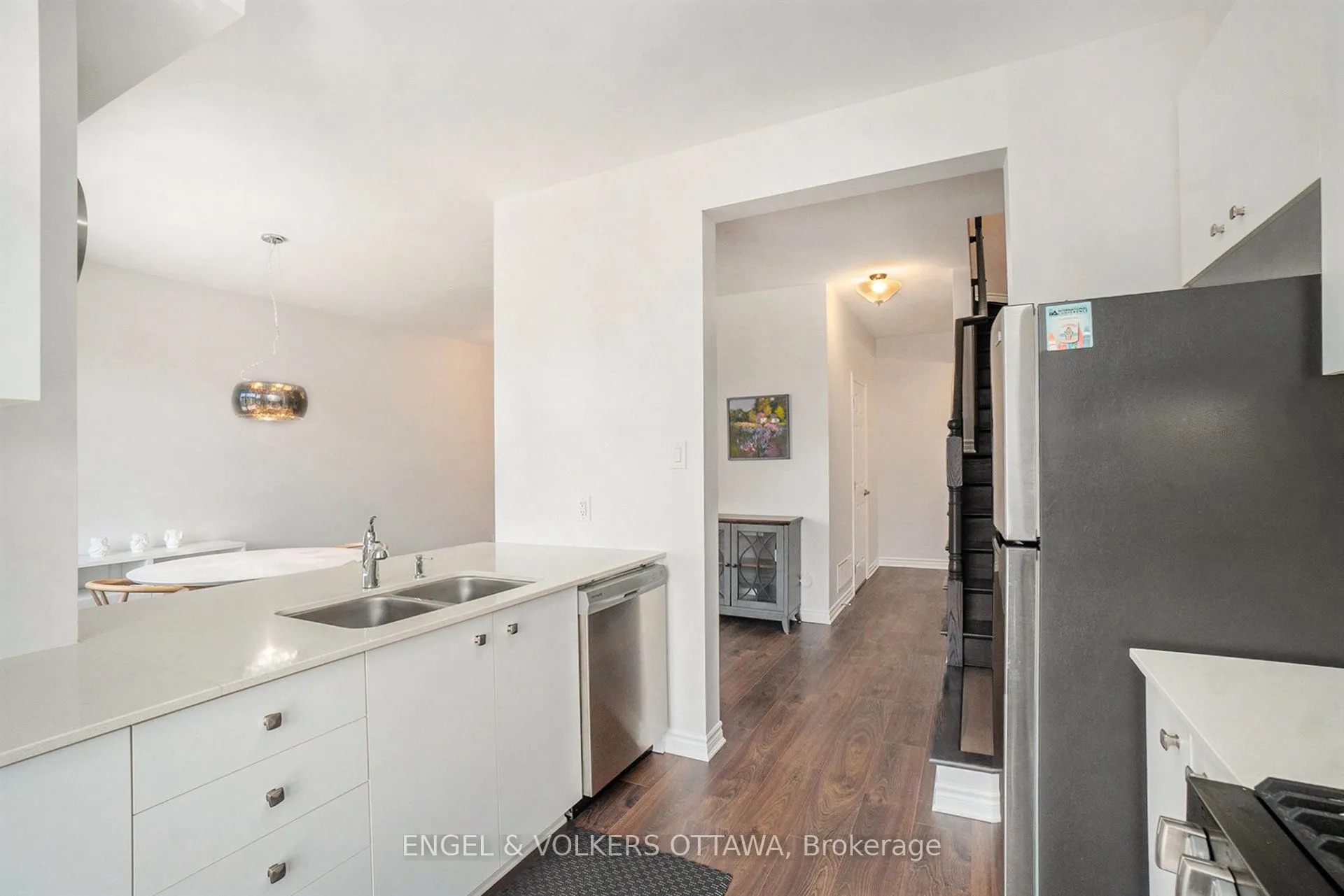 827 Kiniw Private