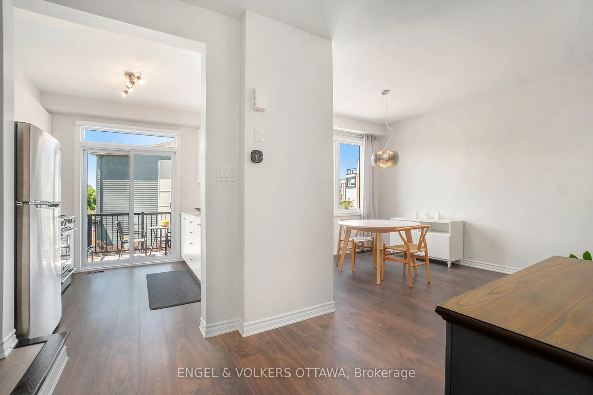 827 Kiniw Private