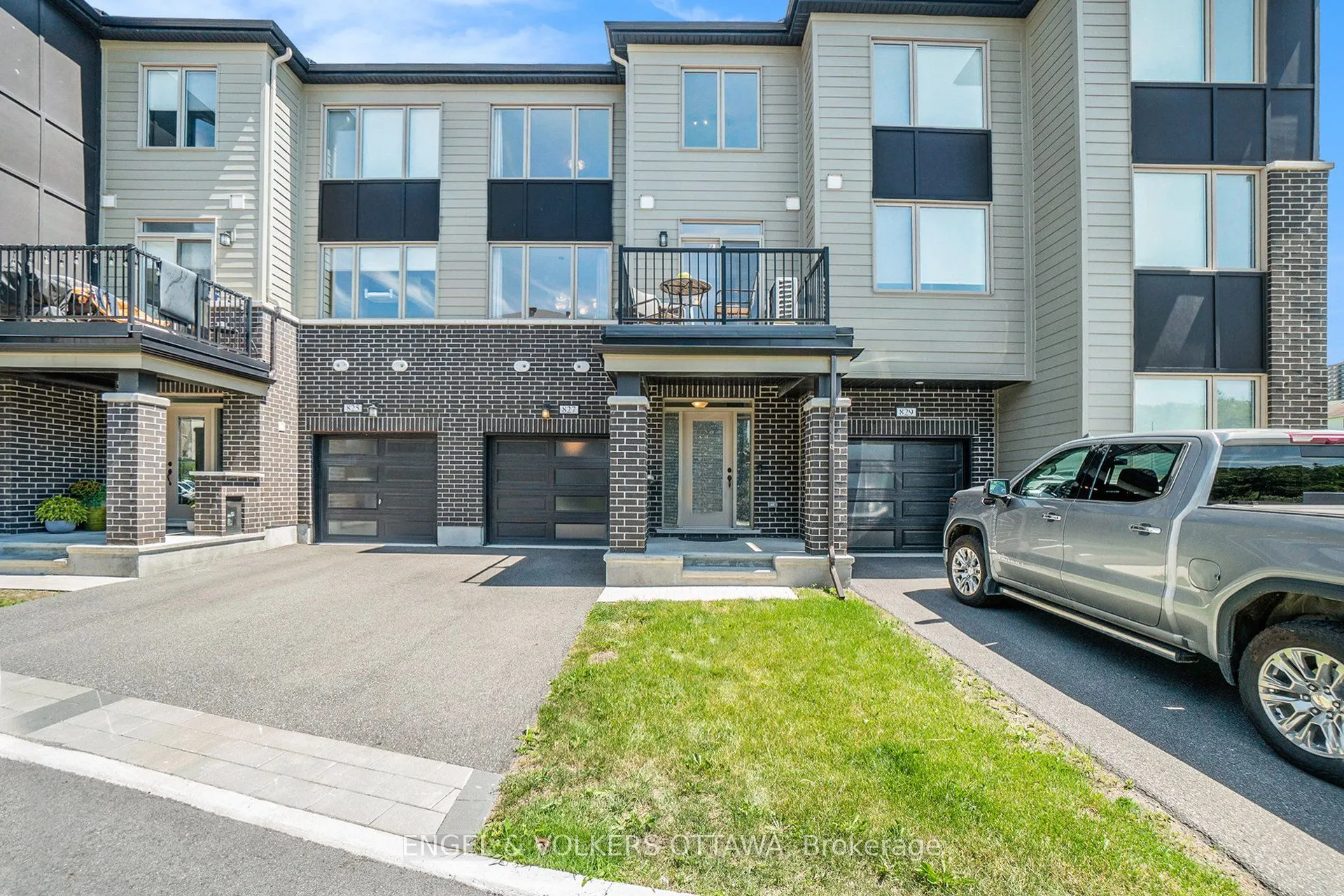 827 Kiniw Private