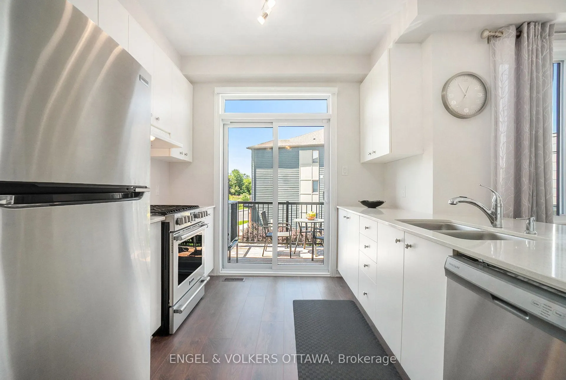 827 Kiniw Private