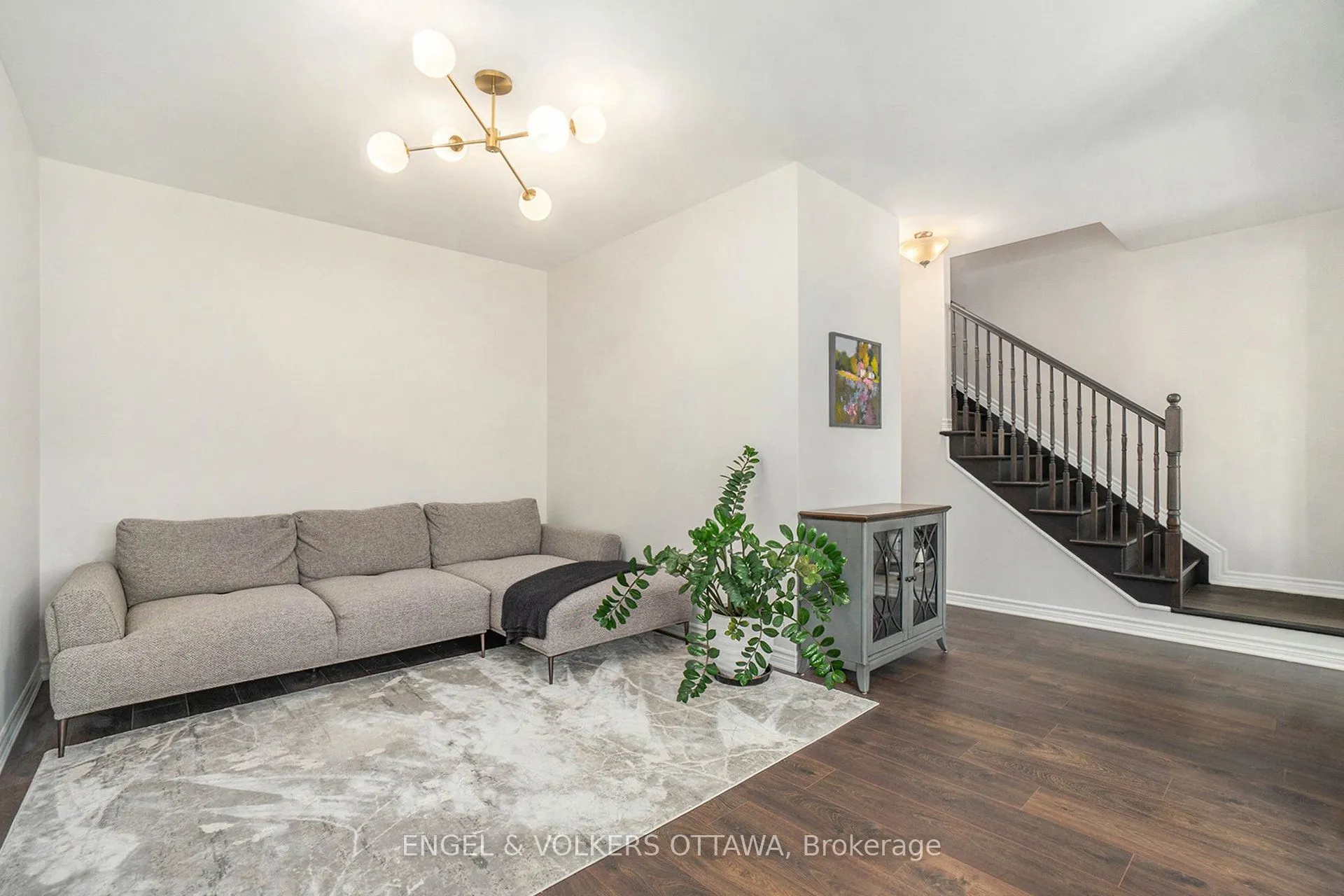827 Kiniw Private
