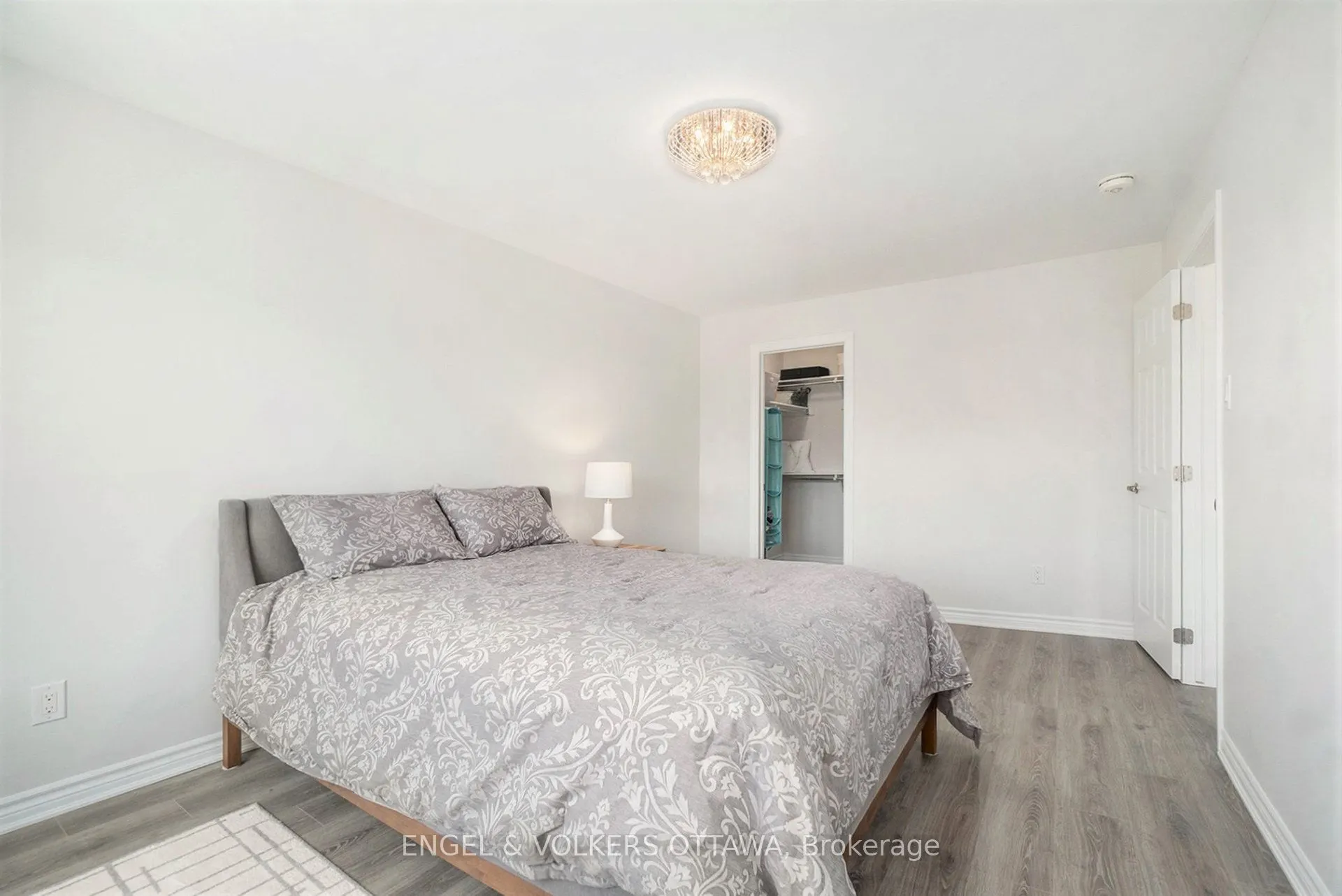 827 Kiniw Private