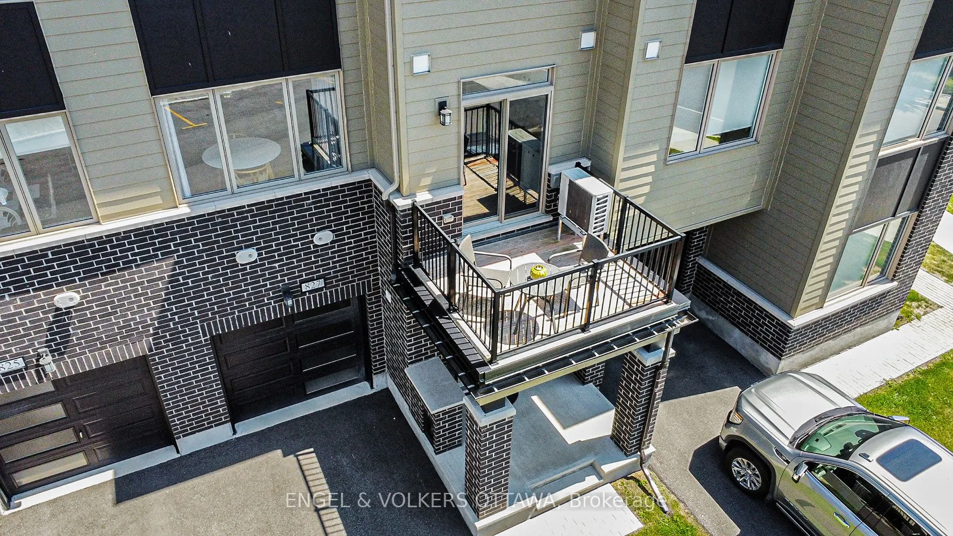 827 Kiniw Private