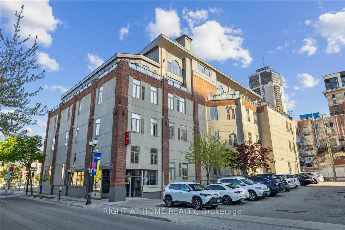 80 King William Street, #402