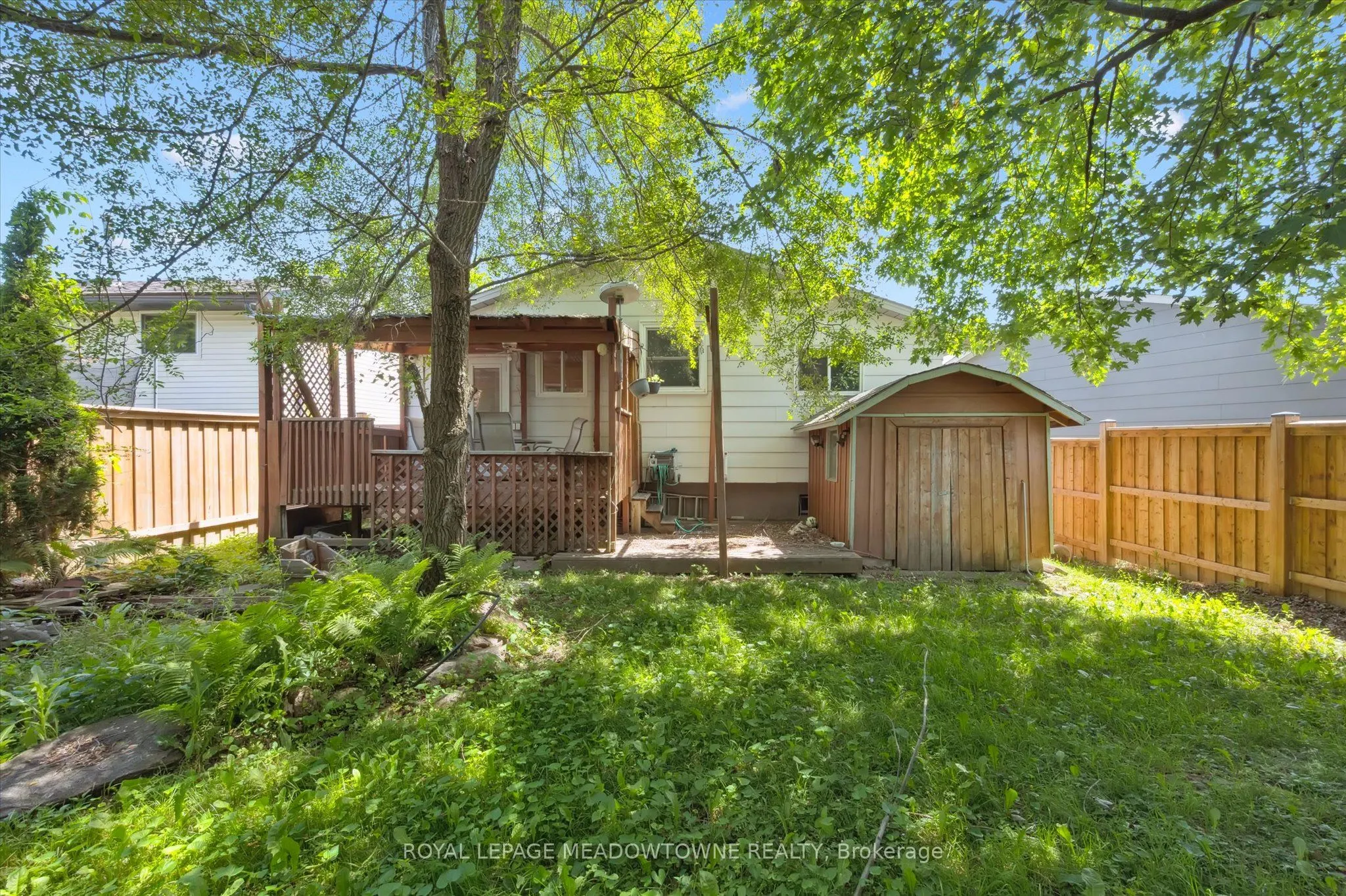 77 Pinemeadow Crescent