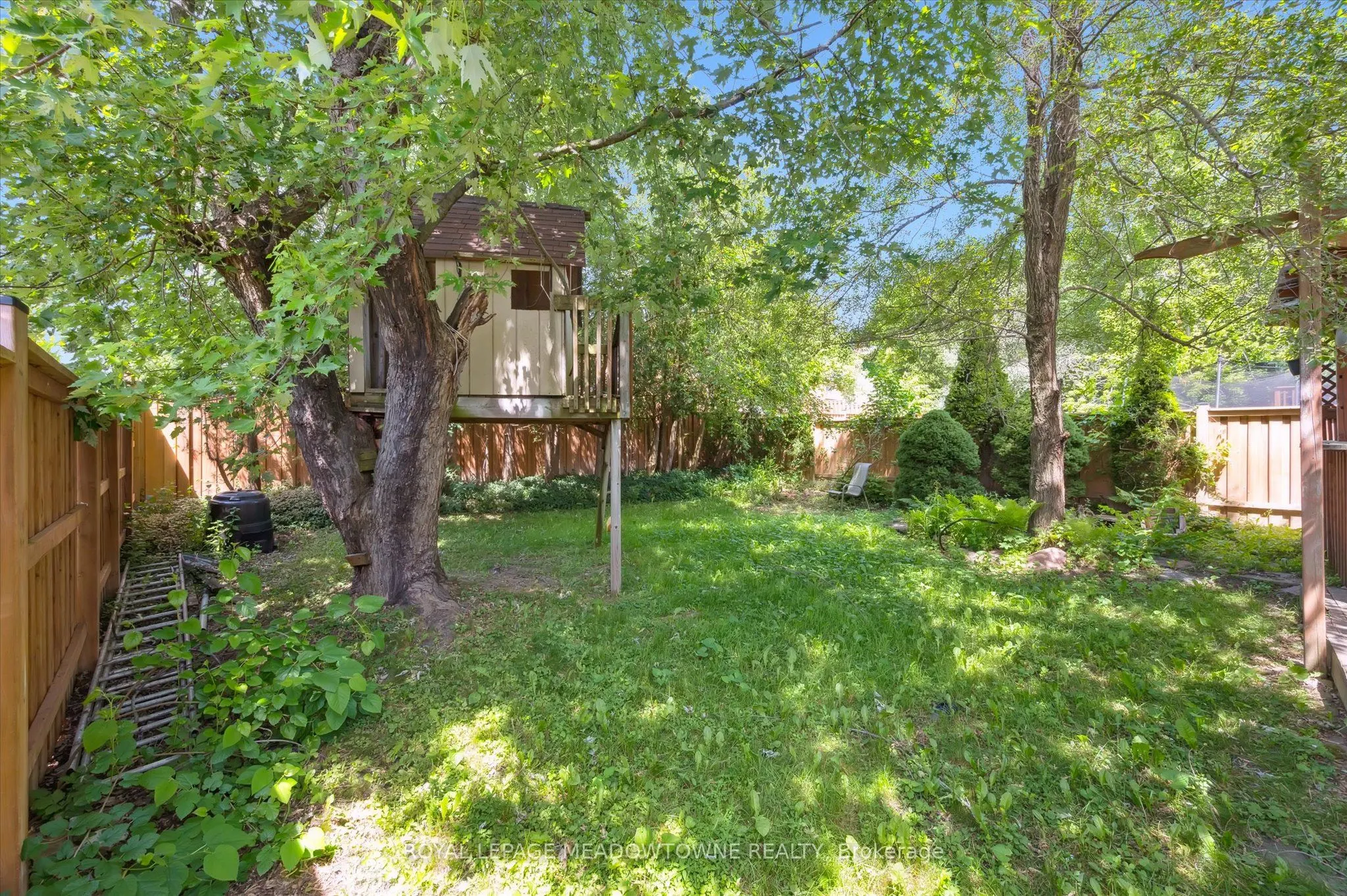 77 Pinemeadow Crescent